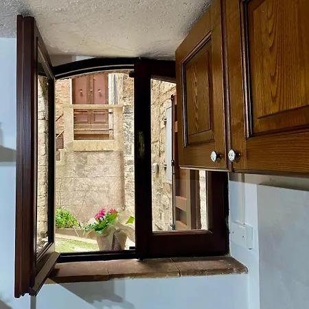 Joy's Nest Apartman Todi