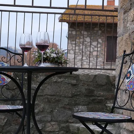 Apartment Joy's Nest Todi